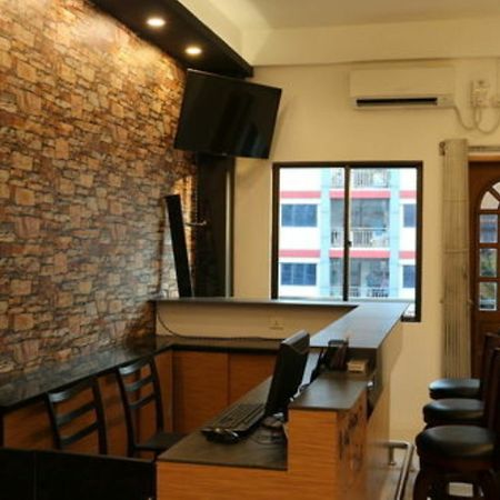 Wayfarer's Rest Hotell Yangon Exteriör bild