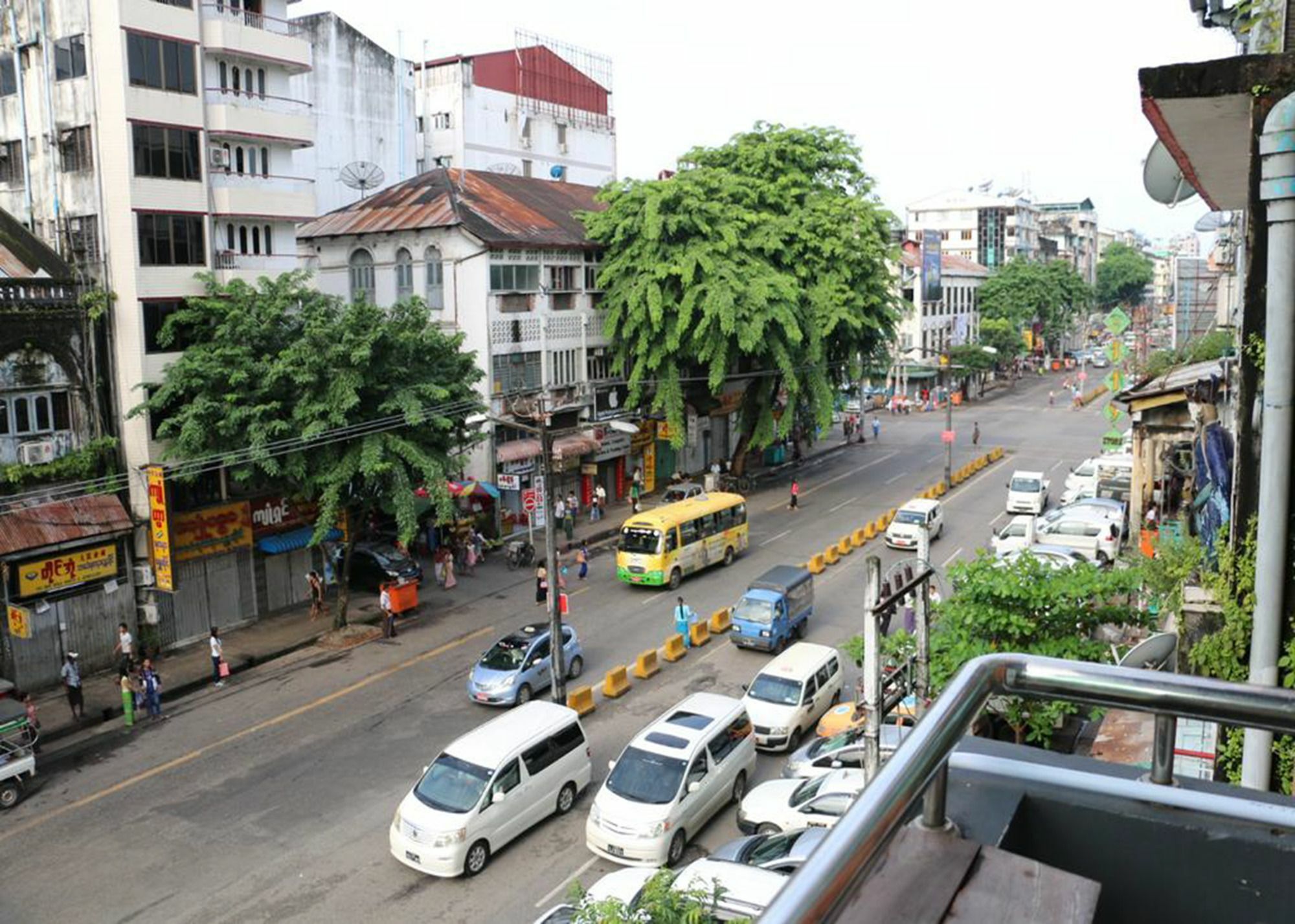 Wayfarer's Rest Hotell Yangon Exteriör bild